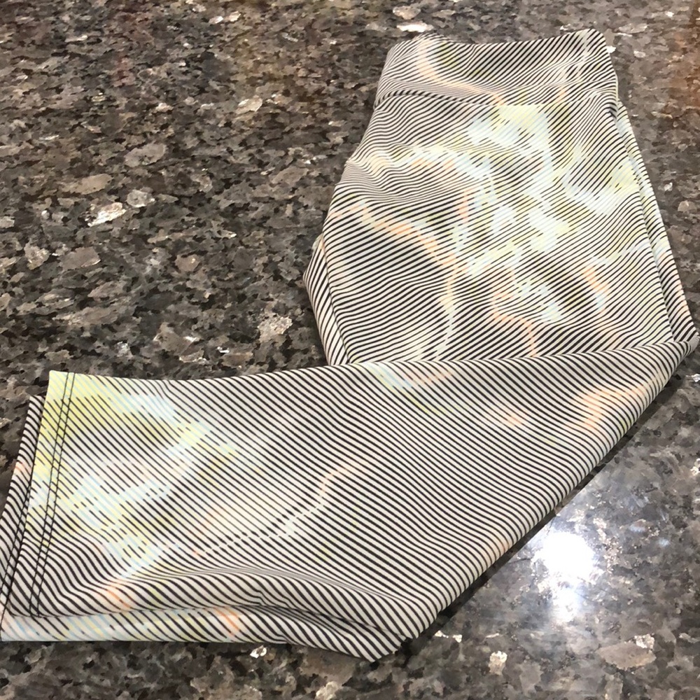 Cute Onzie Capri Leggings!